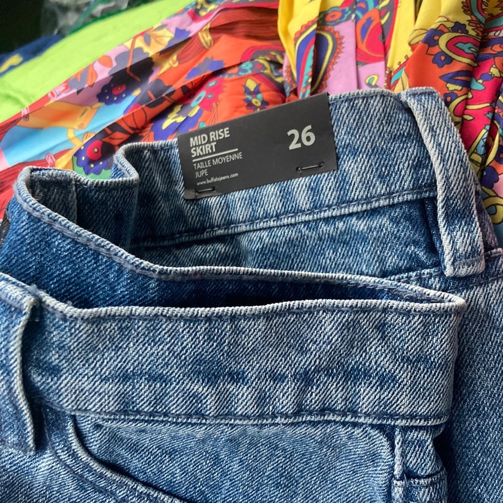 Buffalo denim skirt mid rise embroidered size 26